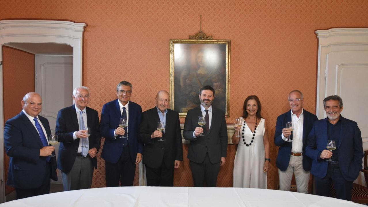 A Palazzo Ducale il brindisi “a zent’anni” degli ex sindaci