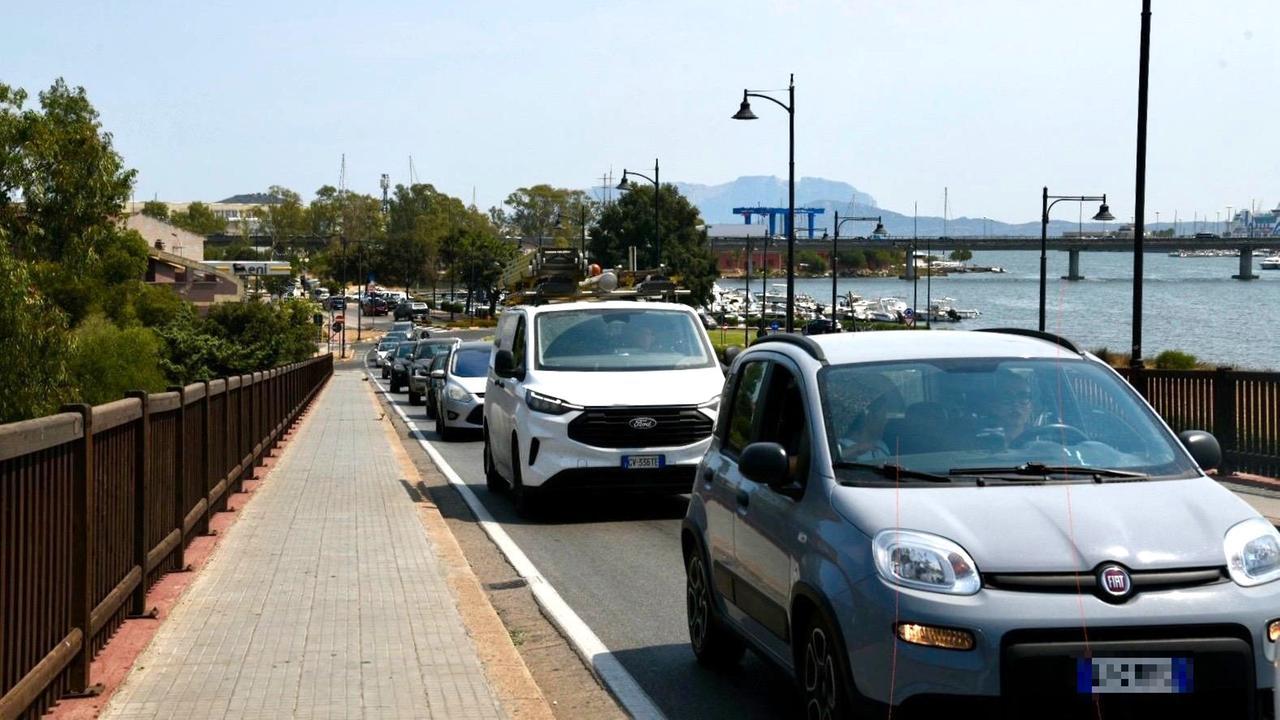
	Il cavalcaferrovia di via Dei Lidi

