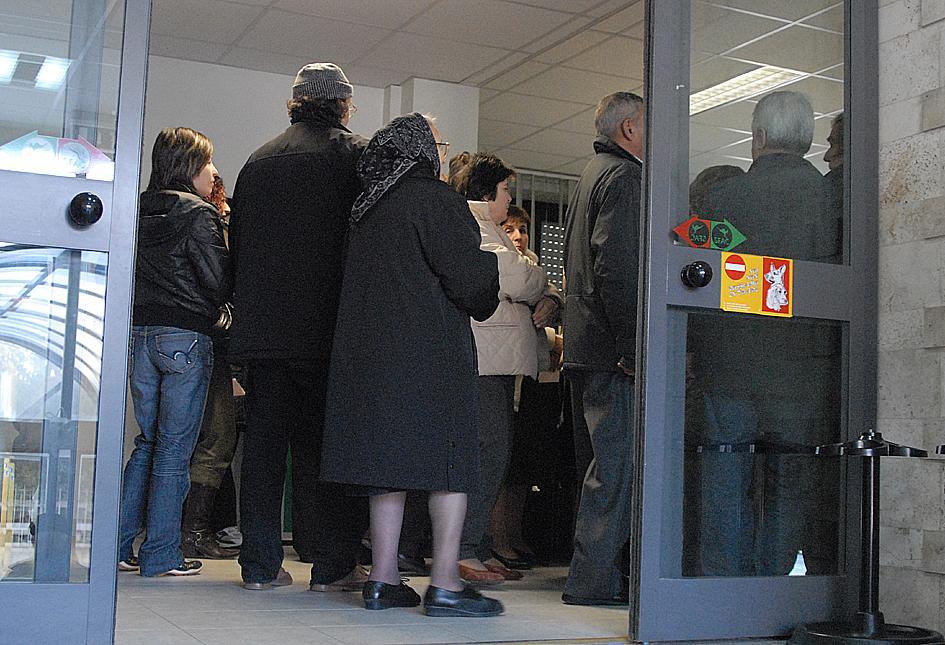 Oristano, in Asl scoppia il caso Farmacia: «File da incubo per i pazienti»