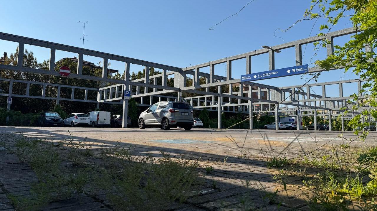 Ferrara, salasso parcheggi: «Riprenderò il vecchio scooter»