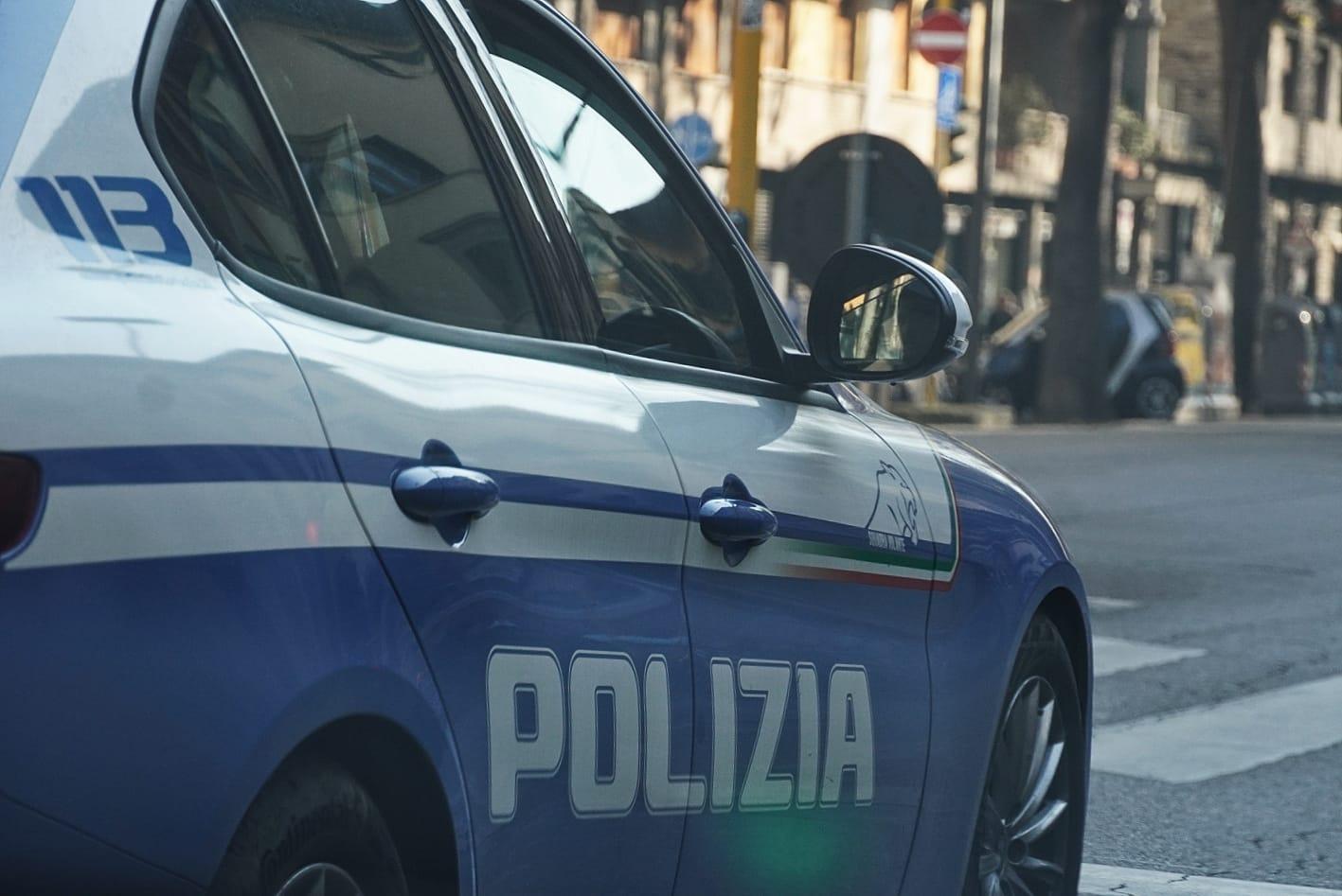 Una volante della polizia (foto d’archivio)