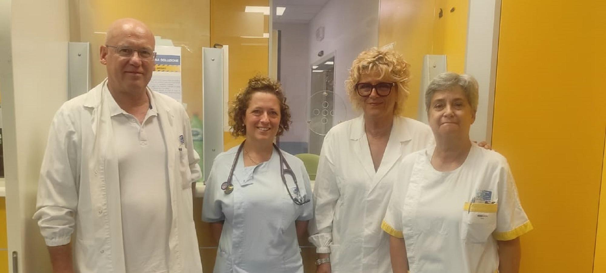 Da sinistra Luca Dallatommasina (primario), Sara Angiolotti, Antonella Perini (dirigente infermieristica) e Monica Caschili