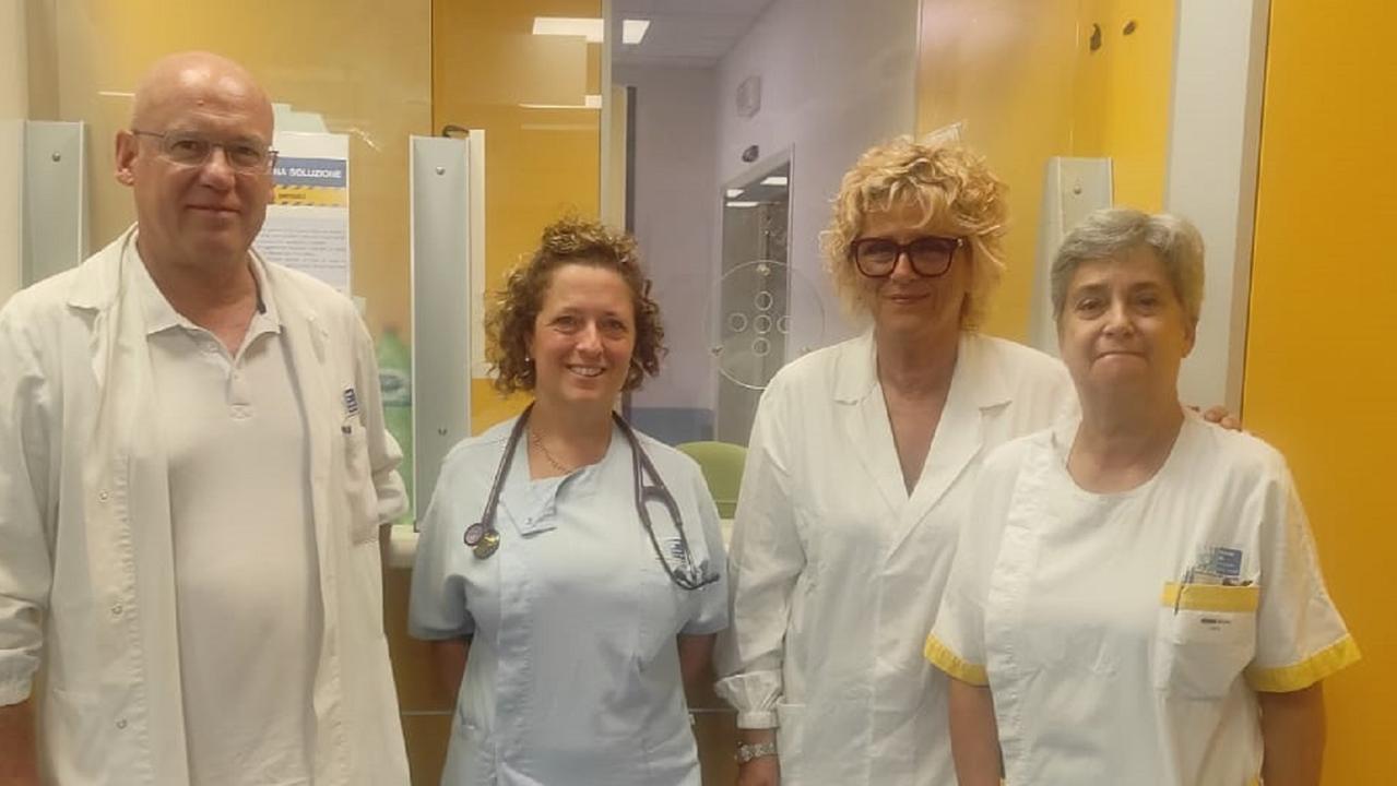 Da sinistra Luca Dallatommasina (primario), Sara Angiolotti, Antonella Perini (dirigente infermieristica) e Monica Caschili