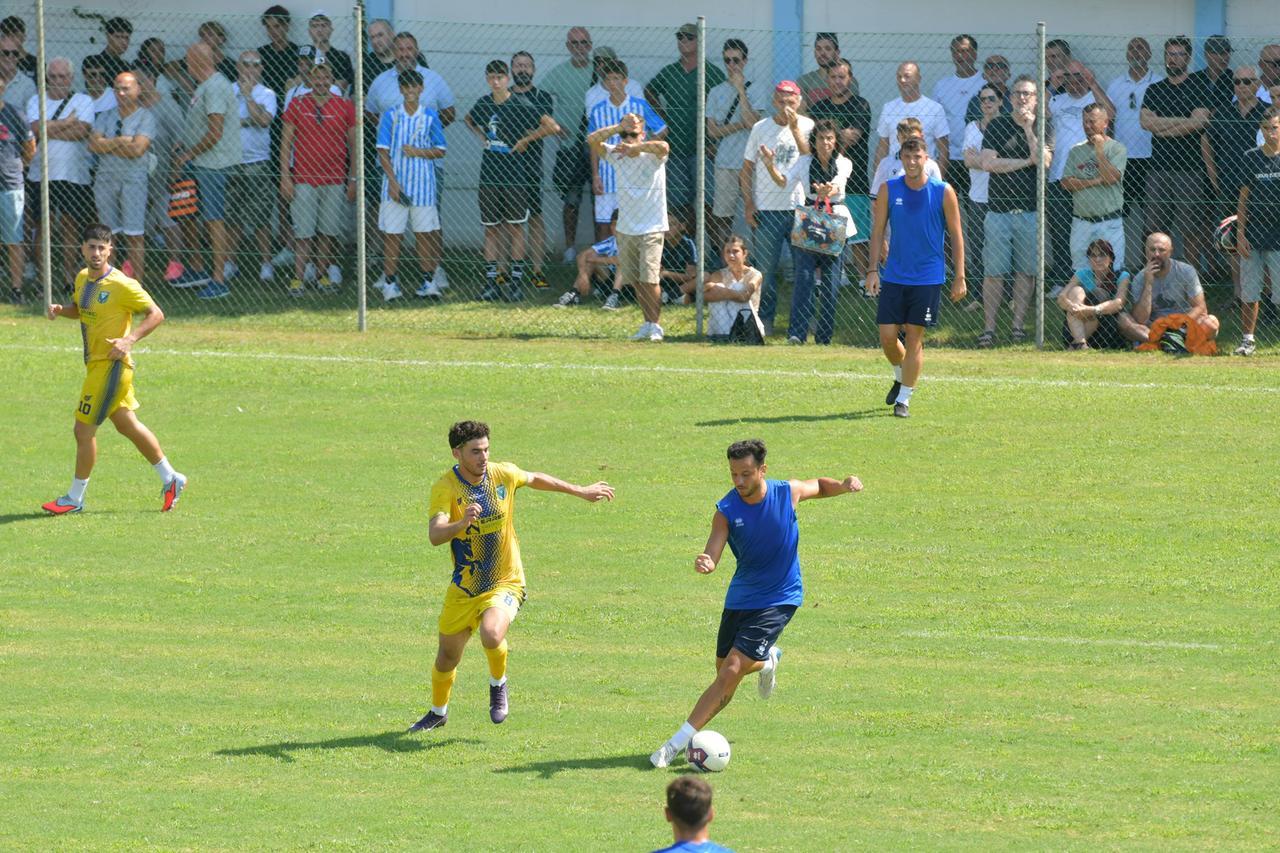 Ferrara Calcio-Masi Torello, 6-0 per i biancazzurri