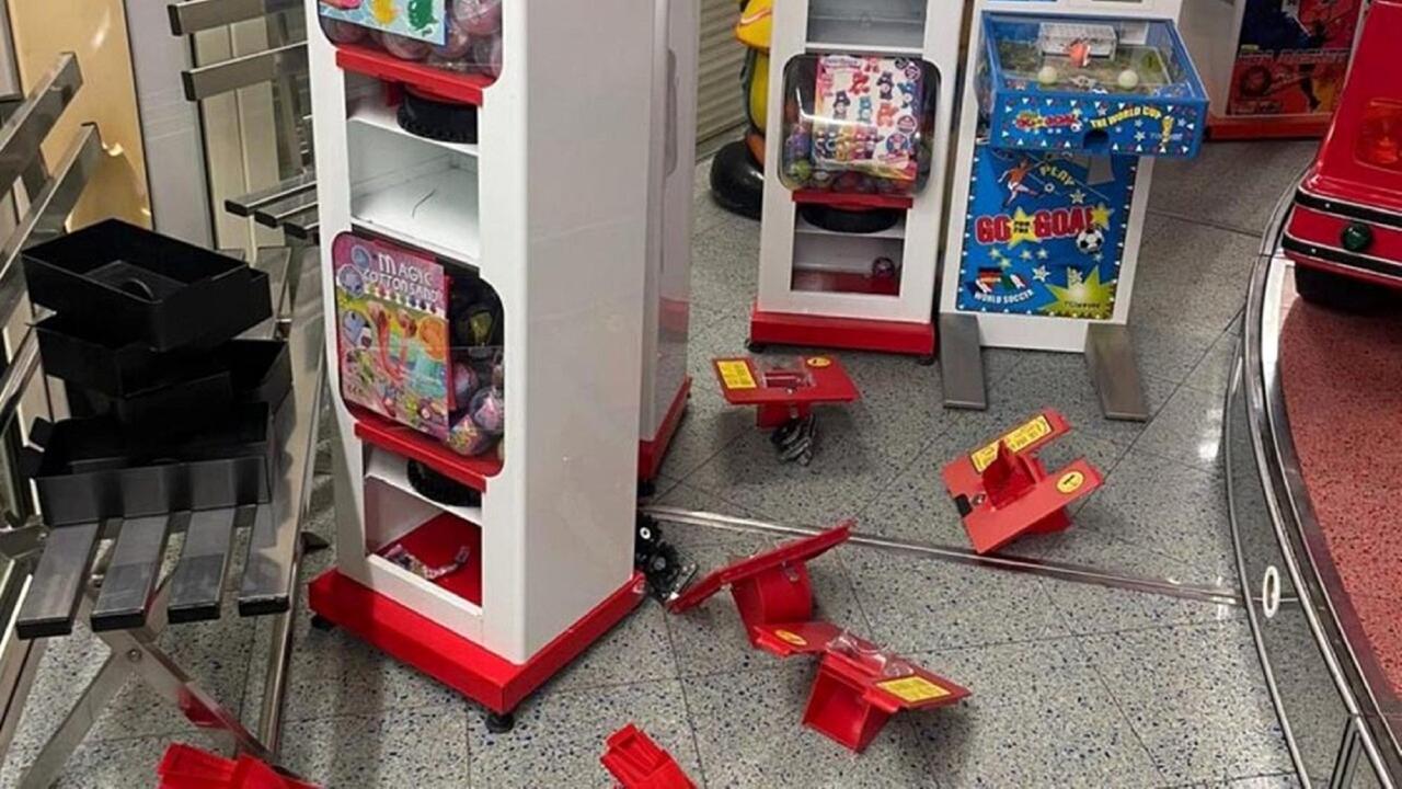 Uno degli ultimi furti alla giostra "La codina"