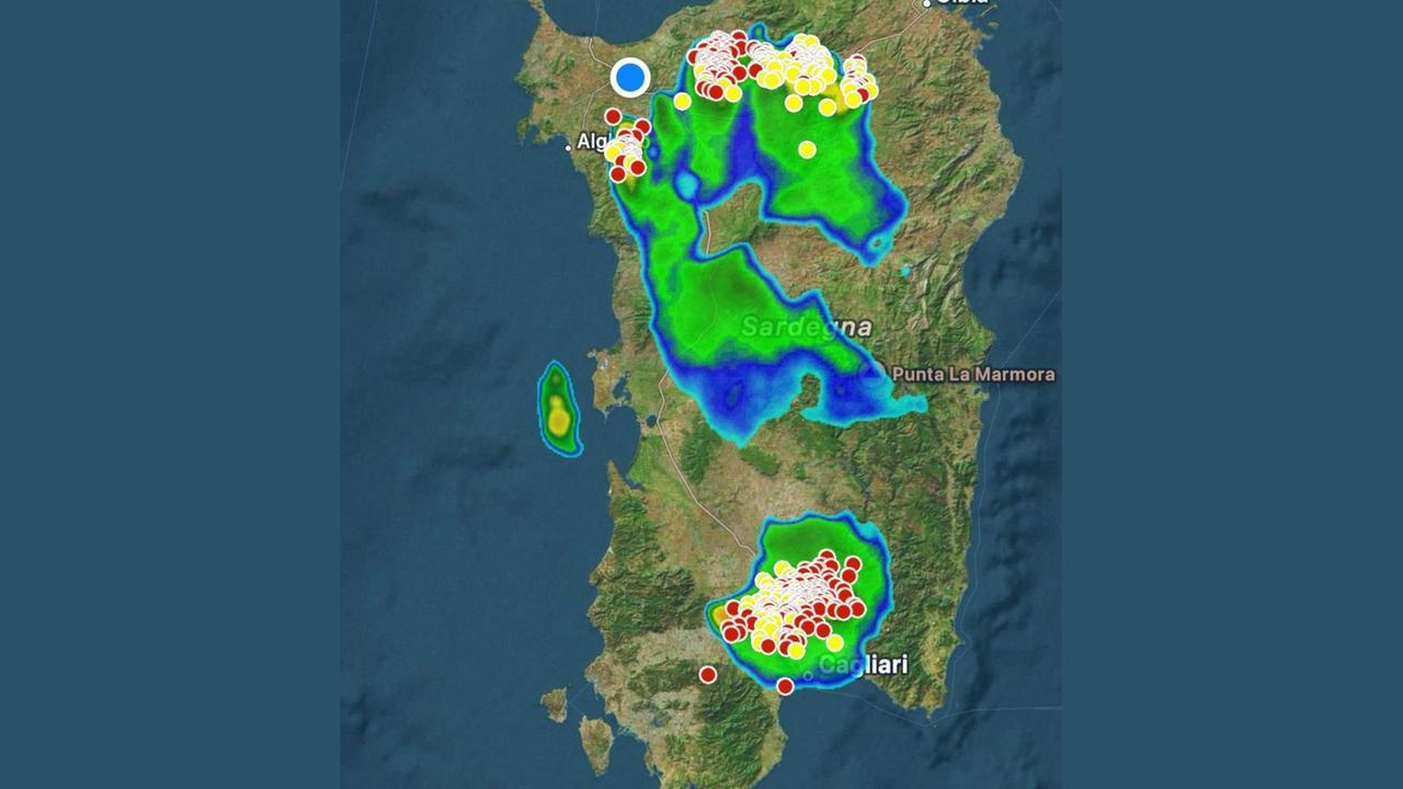 Nubifragi e grandine alla vigilia di Ferragosto: le immagini dei temporali nell’isola