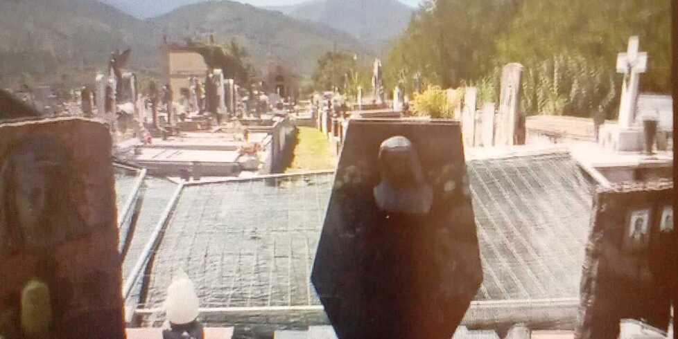 San Ginese, vandali nel cimitero franato