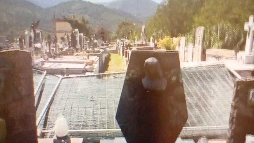 San Ginese, vandali nel cimitero franato