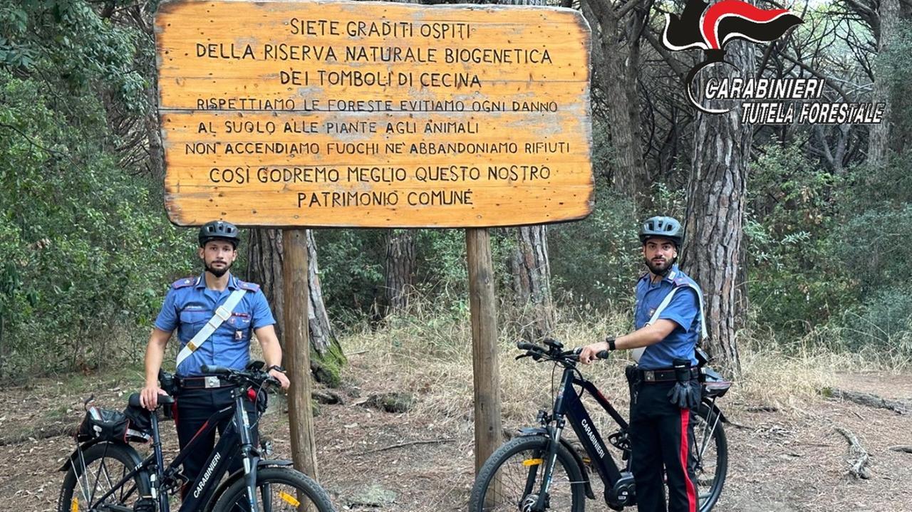 Carabinieri durante i controlli (foto d'archivio)