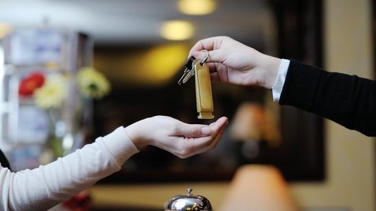 La reception di un hotel