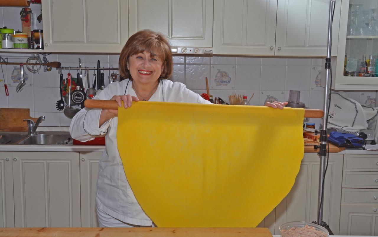 rina poletti miss tagliatella sfoglina sfoglia il menu'