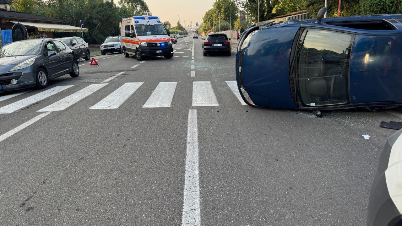 L'auto ribaltata