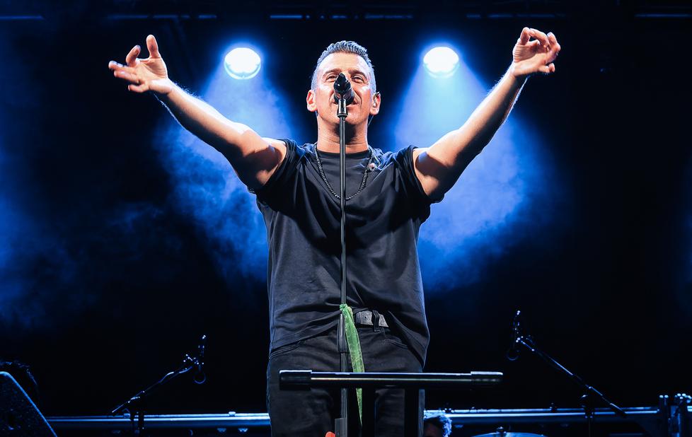 
	Francesco Gabbani in concerto (foto Chiara Mirelli)

