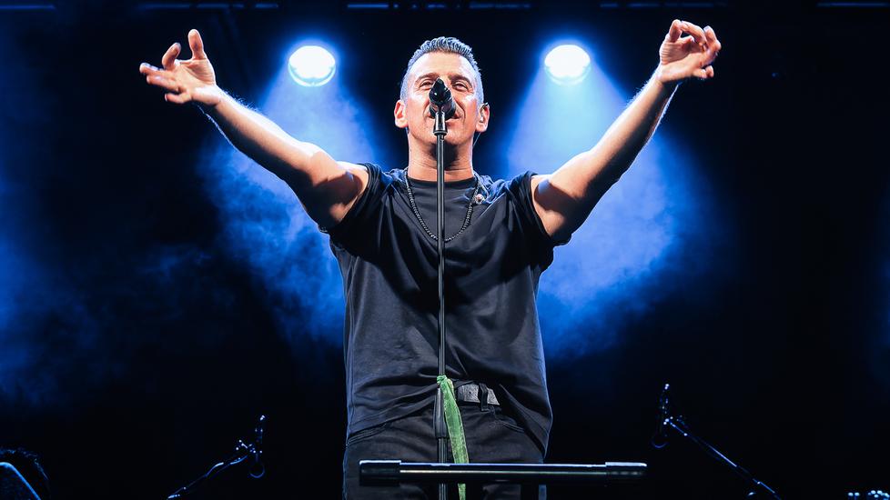 Francesco Gabbani in concerto (foto Chiara Mirelli)