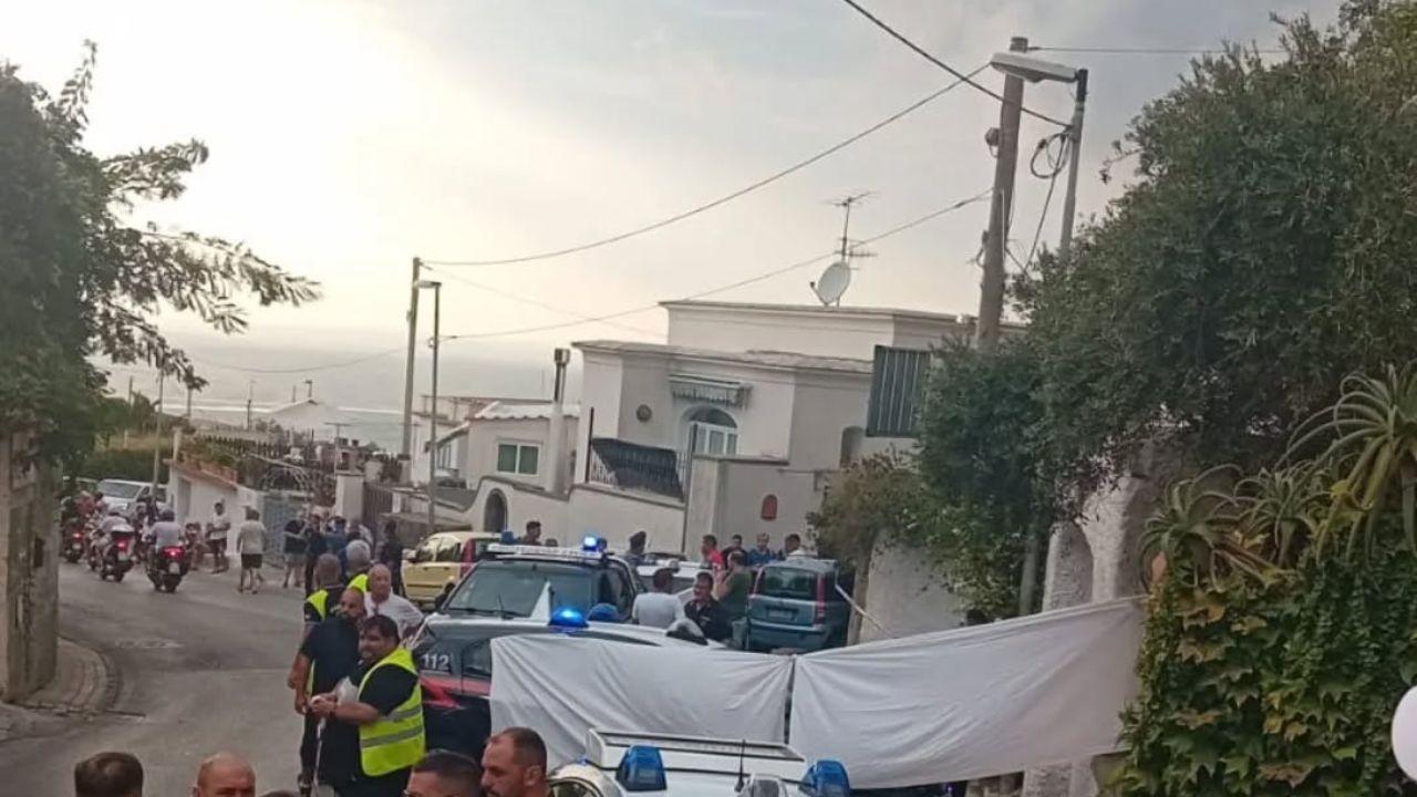 
	Il luogo della sparatoria (foto Facebook / Francesco Emilio Borrelli)

