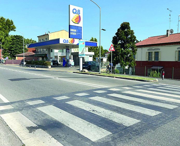 Ferrara, investita sulle strisce da un pirata della strada