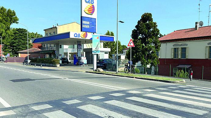 Ferrara, investita sulle strisce da un pirata della strada