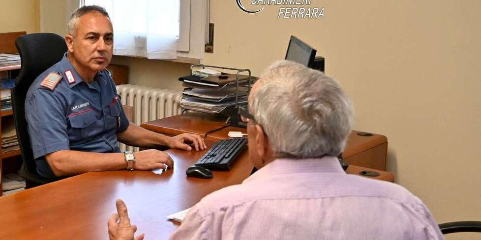 Riempie di botte i genitori: arrestato per maltrattamenti a Lido Scacchi