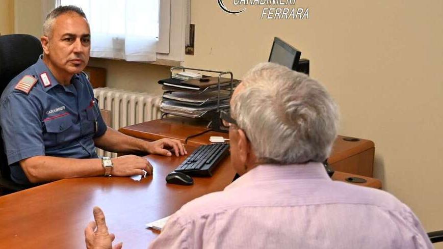 Riempie di botte i genitori: arrestato per maltrattamenti a Lido Scacchi