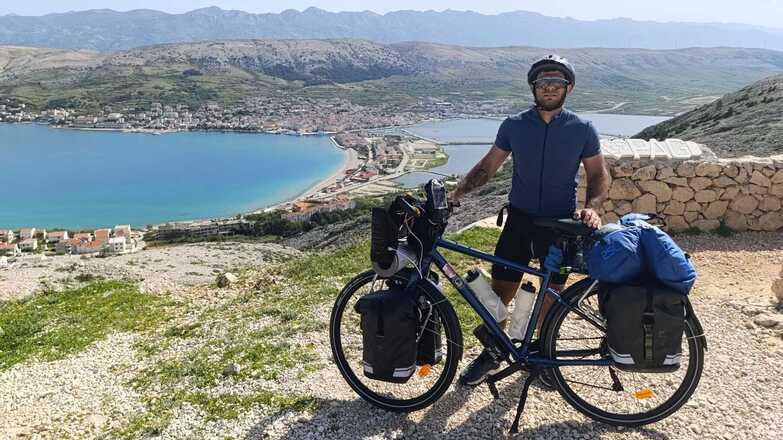 In bici da Tresigallo a Capo Nord passando per i Balcani, avventura da 12mila chilometri