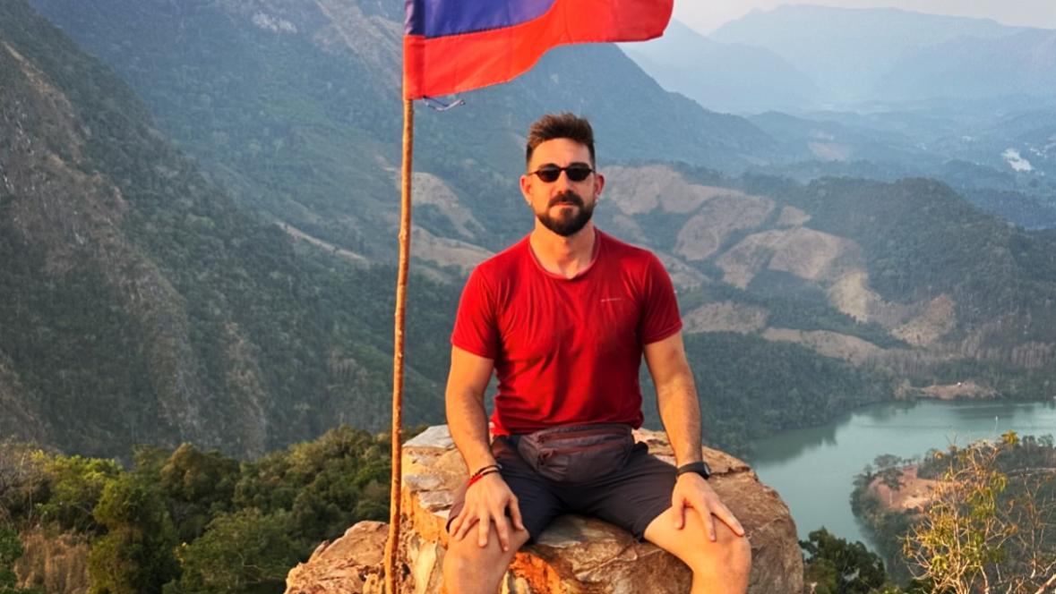 Dal Po a Singapore: in viaggio col travel vlogger Alex Agolini. «Dopo la fine di una relazione mi sono scoperto viaggiatore»