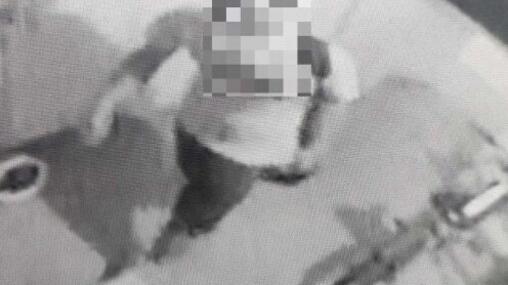 Ferrara, cerca di razziare le cantine all’ora di cena