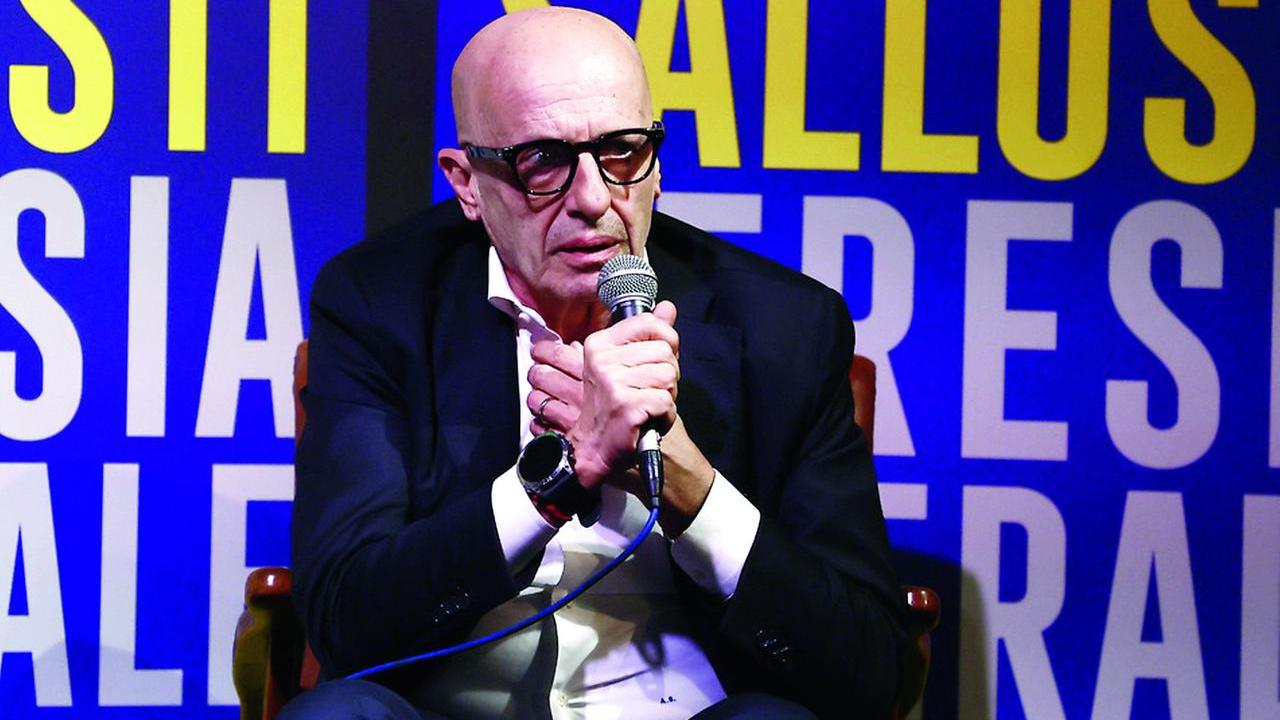 Alessandro Sallusti: «Quando Cossiga mi chiamò: “Non menta, ha una relazione clandestina con la Santanchè?”»