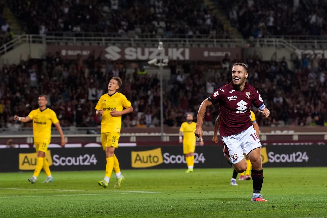 
	Nikola Vlasic (Torino) festeggia la rete contro il Modena

