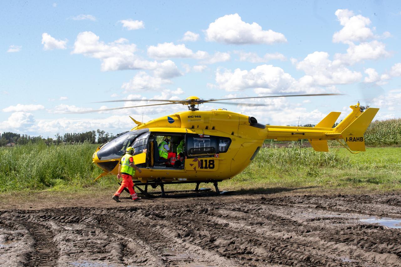 Grave malore mentre raccoglie i pomodori. A Mezzogoro arriva l’elisoccorso