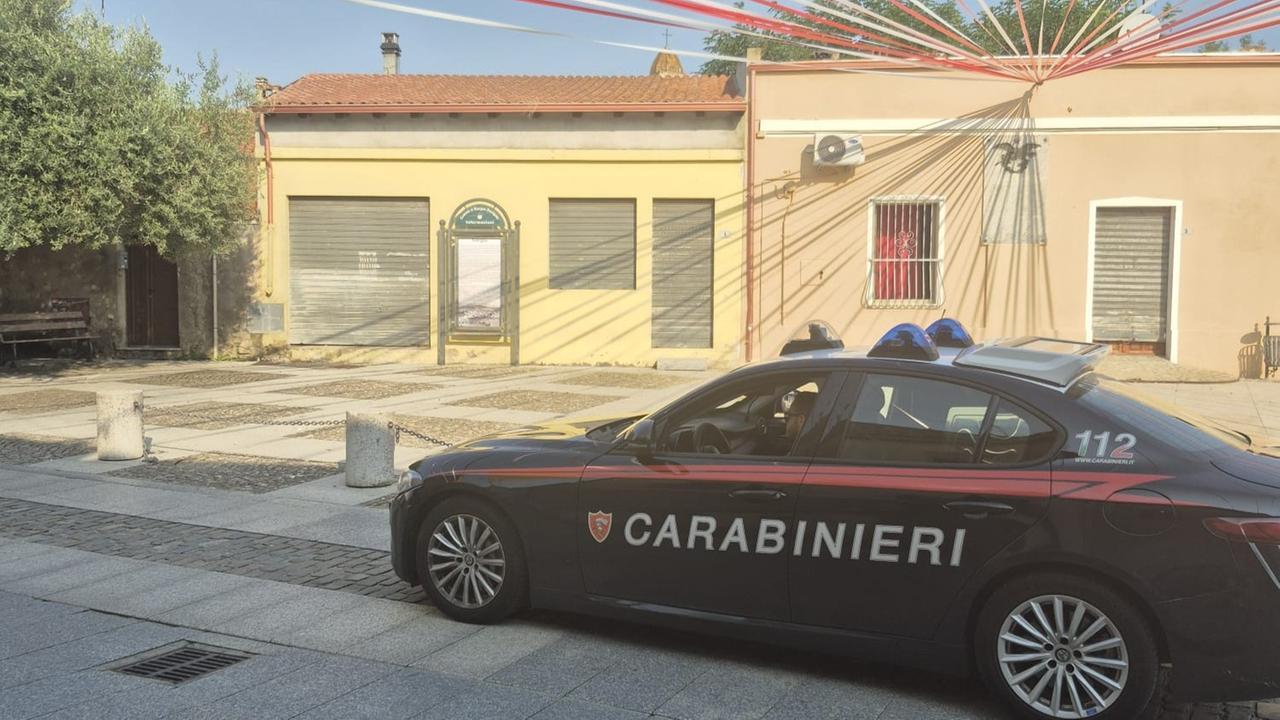 Fucilate contro l’abitazione di un 35enne ai domiciliari: indagini in corso