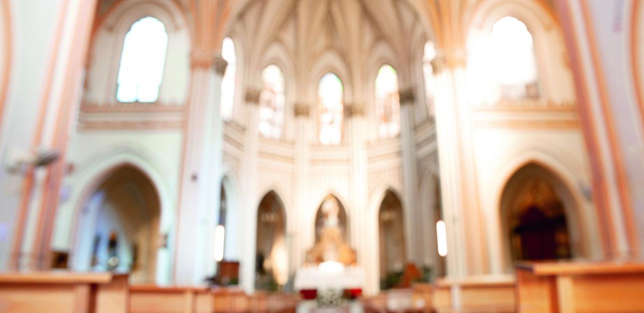 “Sbattezzarsi”? Basta una raccomandata al parroco. «Fenomeno in crescita»