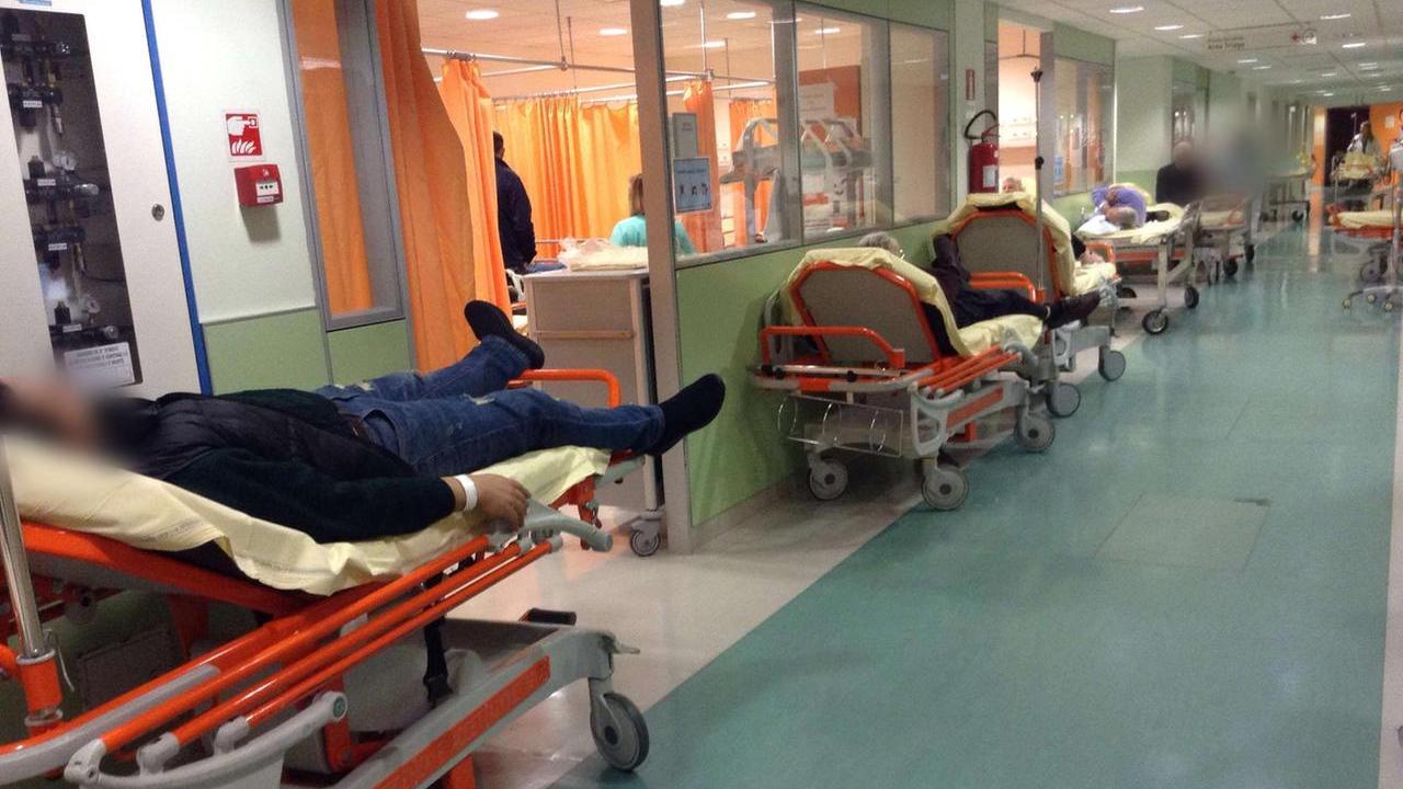 «C’è un uomo armato»: panico al pronto soccorso di Prato, ma era un falso allarme