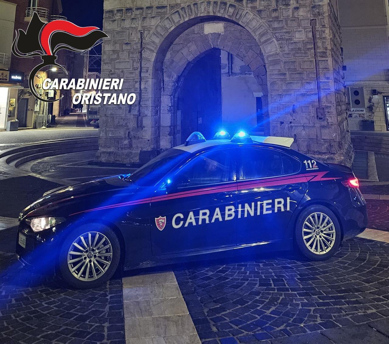 Evade dai domiciliari e ruba un orologio in centro: denunciato