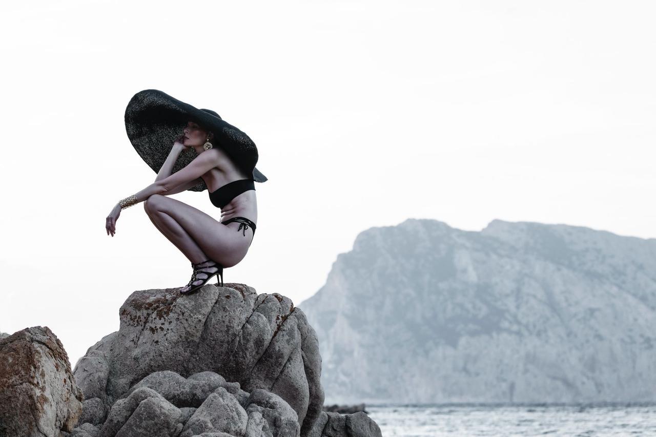 La top model Ludmilla Voronkina Bozzetti: «Ecco la mia Sardegna in passerella»