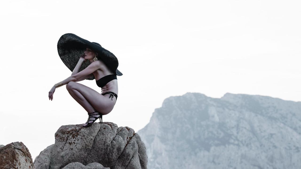 La top model Ludmilla Voronkina Bozzetti: «Ecco la mia Sardegna in passerella»