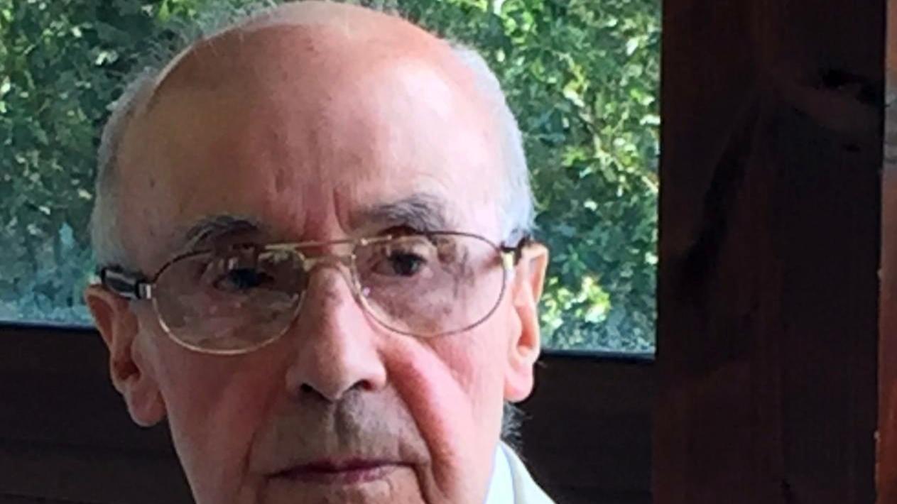 Osilo dice addio a zio Pietro, re della ferramenta