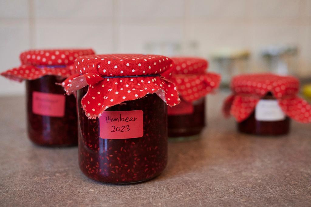 Conserva fatta in casa, l’allarme: «Fare attenzione al botulino»