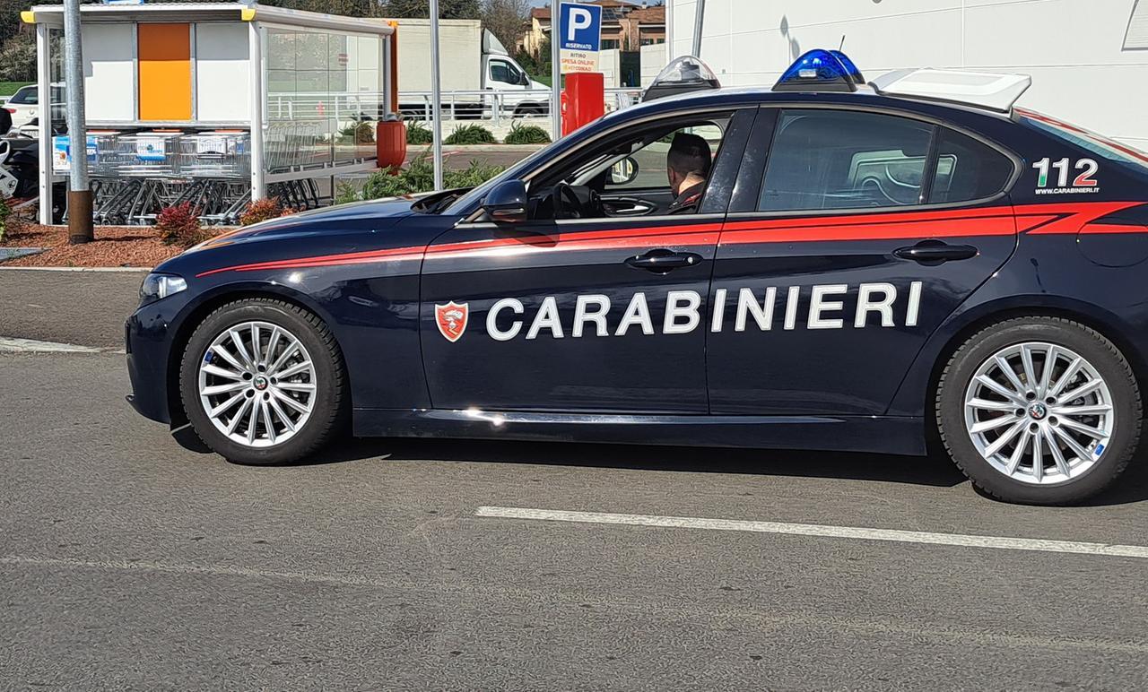 Un 15enne e un 17enne entrano nel supermercato e rubano 8mila euro dalla cassaforte, denunciati