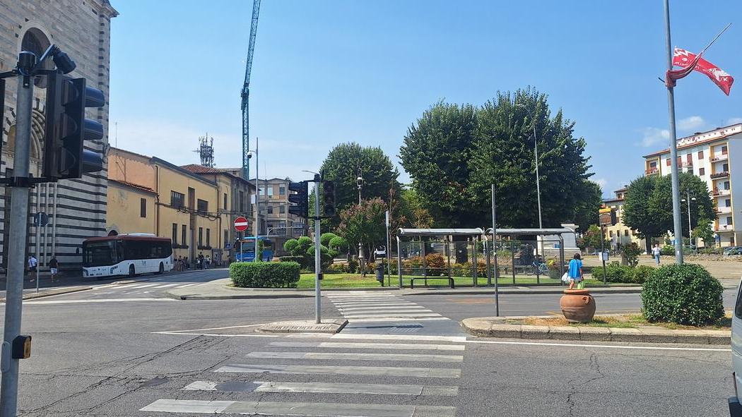 Pistoia, un nuovo semaforo pedonale a chiamata in piazza San Francesco