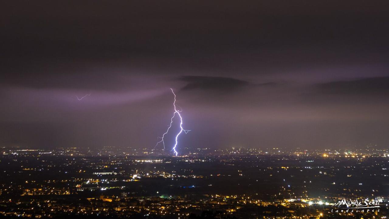 Temporali, in Emilia-Romagna l’allerta diventa arancione. A Reggio rischio innalzamento livello dei fiumi