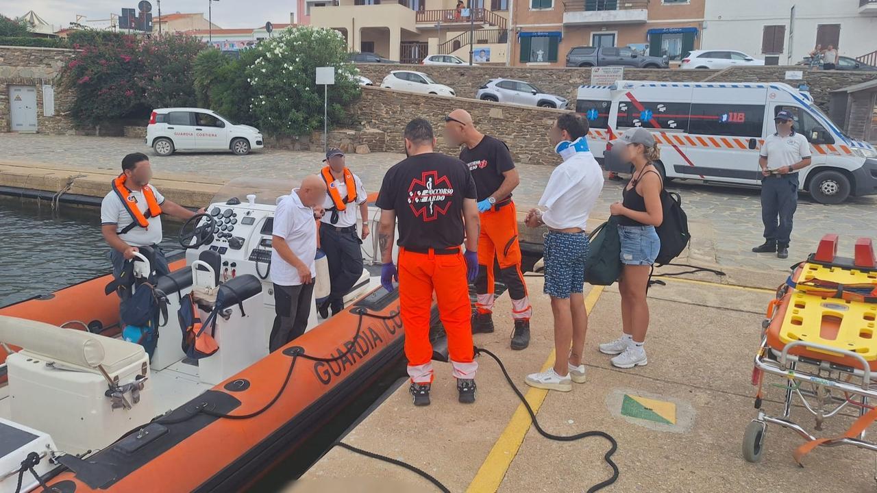 Cade in bici all’Asinara, trauma cranico e mano fratturata per un turista