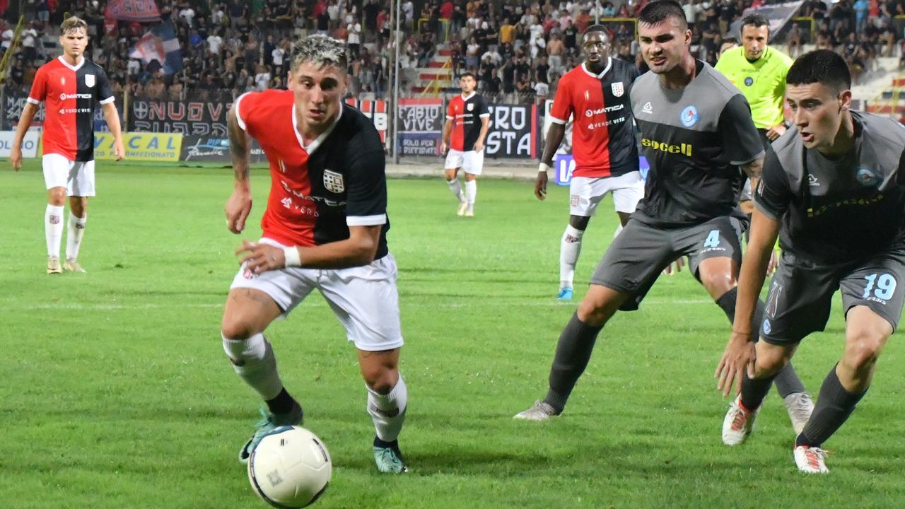 
	<strong>Patricio Goglino </strong>(a sinistra) in azione

