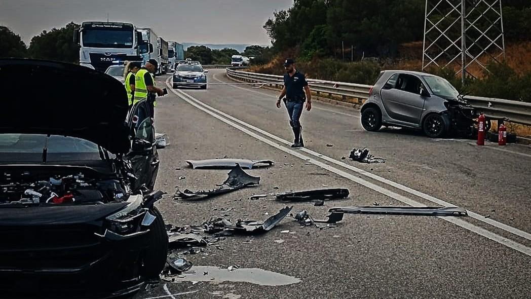 Olbia, scontro frontale: ci sono quattro feriti