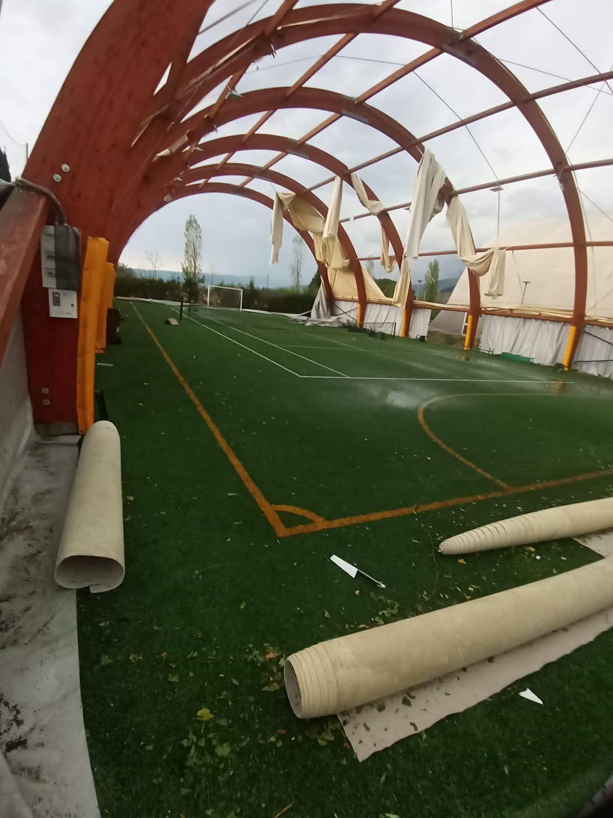 
	I danni al centro sportivo Nesti di Bagnolo

