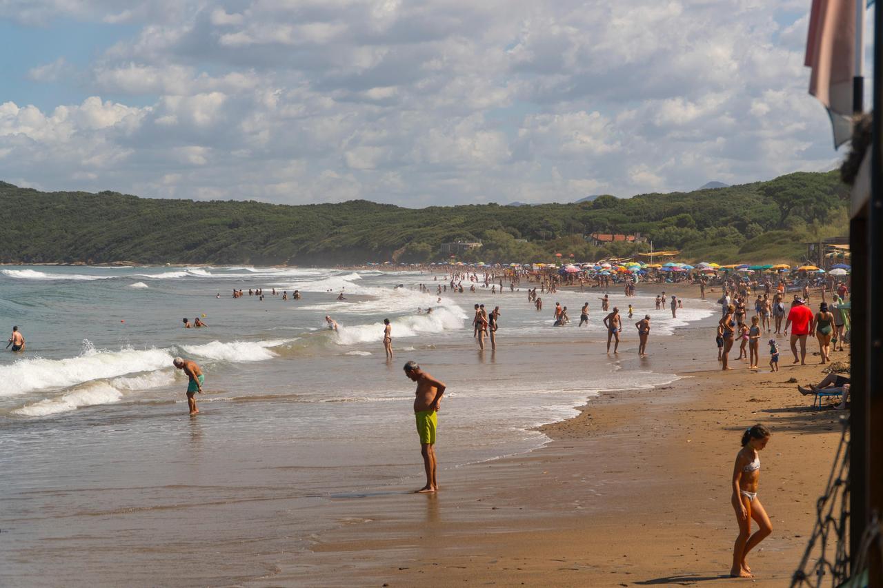 
	Uno scorcio della spiaggia di Baratti (foto d'archivio)

