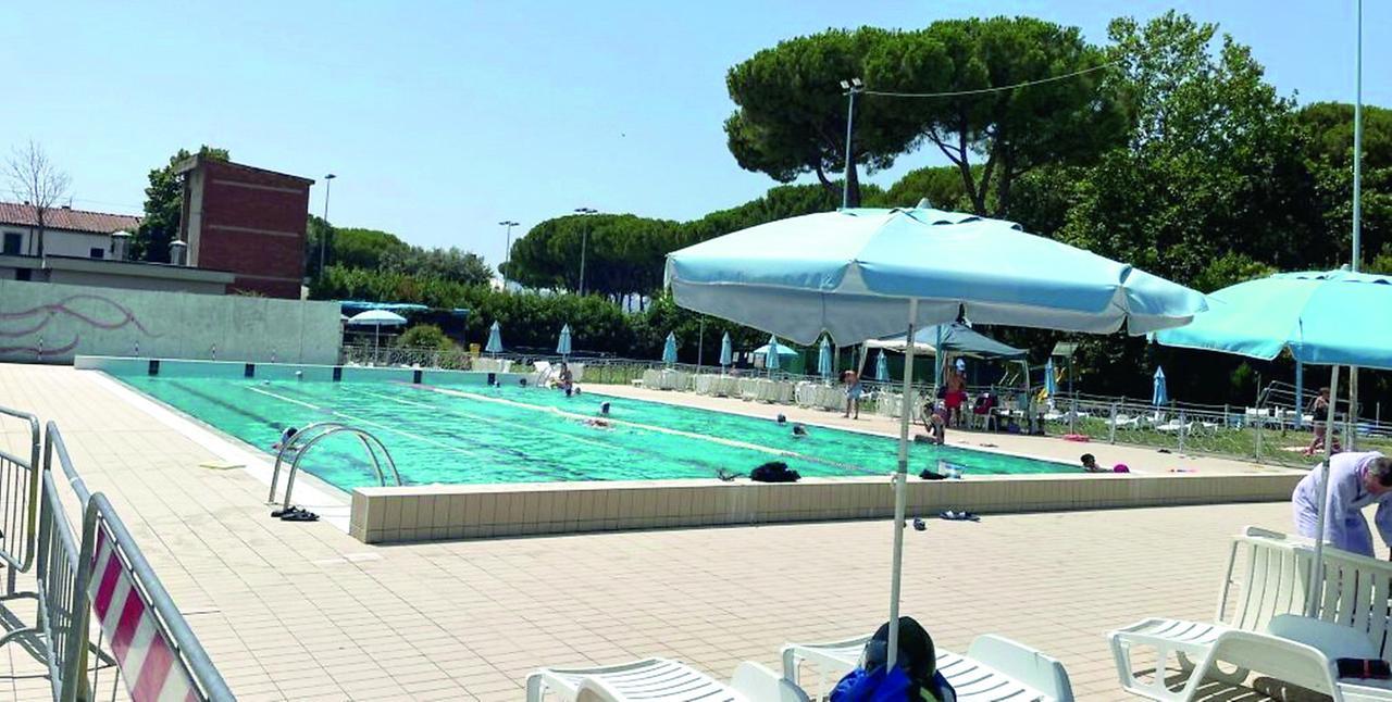 
	La piscina da 25 metri di via Roma: non basta per una citt&agrave; di 200mila abitanti

