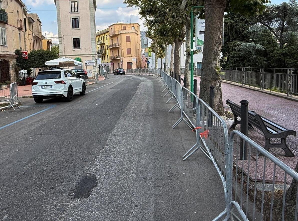 
	Le transenne in via Lamarmora (foto Massimo Locci)

