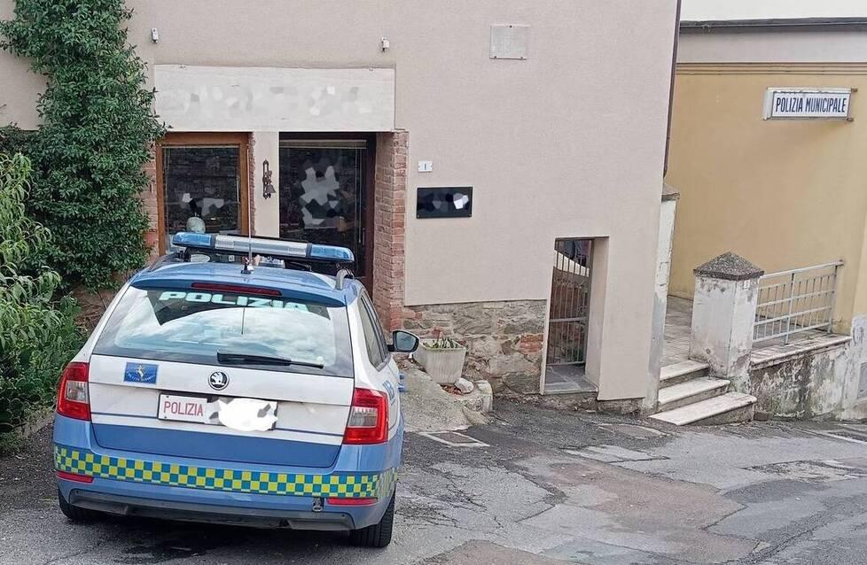 Campagnatico, polizia al Comando dei vigili: il Comune ferma il "famoso" autovelox