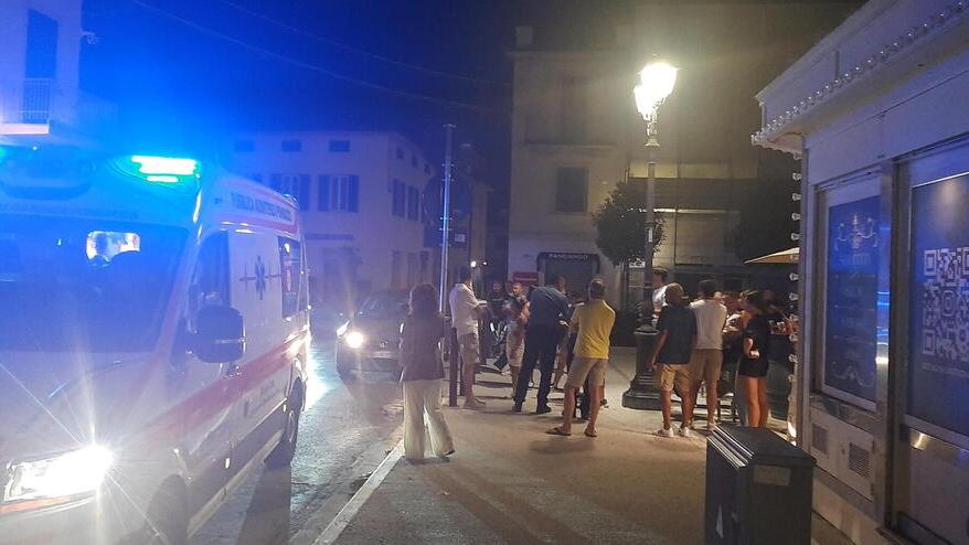 L'aggressione è avvenuta in piazza della Repubblica a Ponsacco (Foto Facebook / Claudio Meoli)