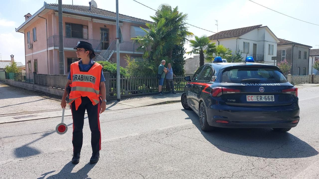 Schianto a Pontelangorino, grave un 18enne del posto